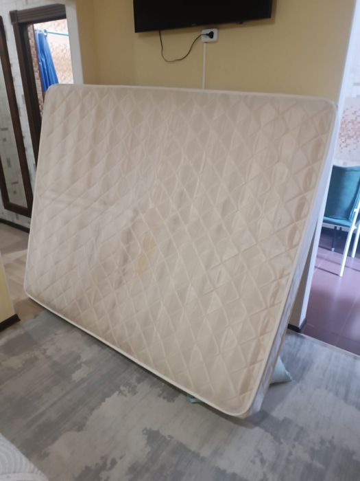 Матрас размером 2х1.60 м