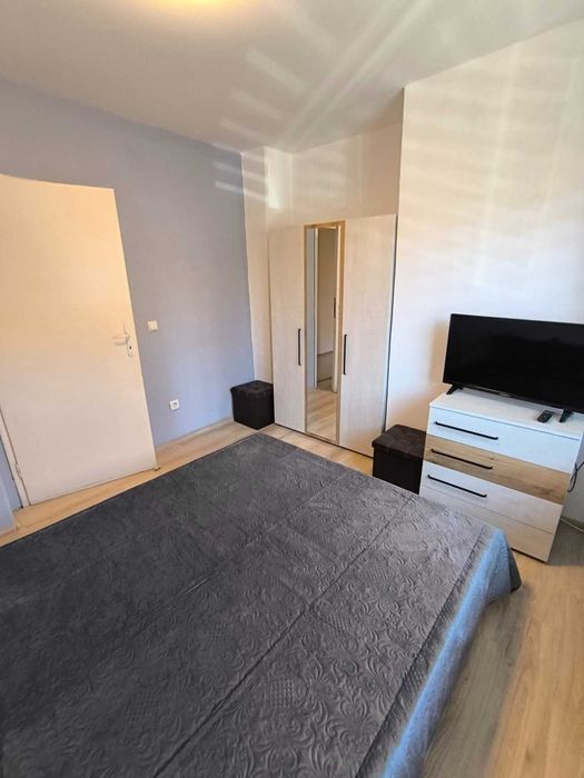 Продавам етаж от къща в гр. Перник кв. Ралица