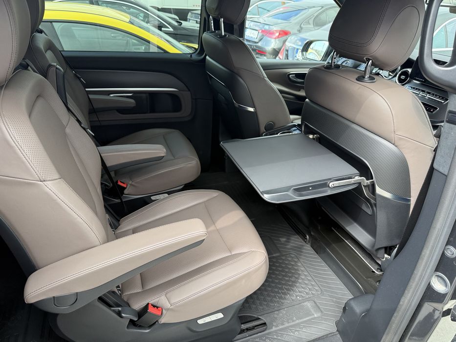 Mercedes-Benz V 300 4 Matik Amg Paket 2023 2023 — foto 8