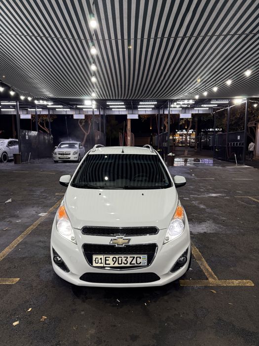 Qarab yurilgan moshina