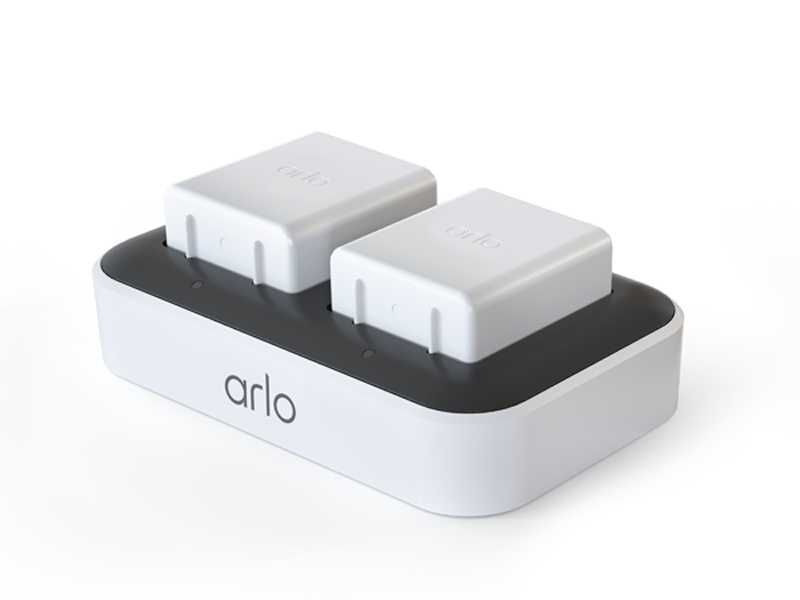 Arlo Pro 4 + BaseStation + Charger + extra batteries + magnetic mounts