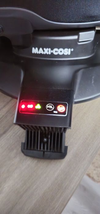 Landou Auto Maxi Cosi Jade + baza Isofix FamilyFix 3