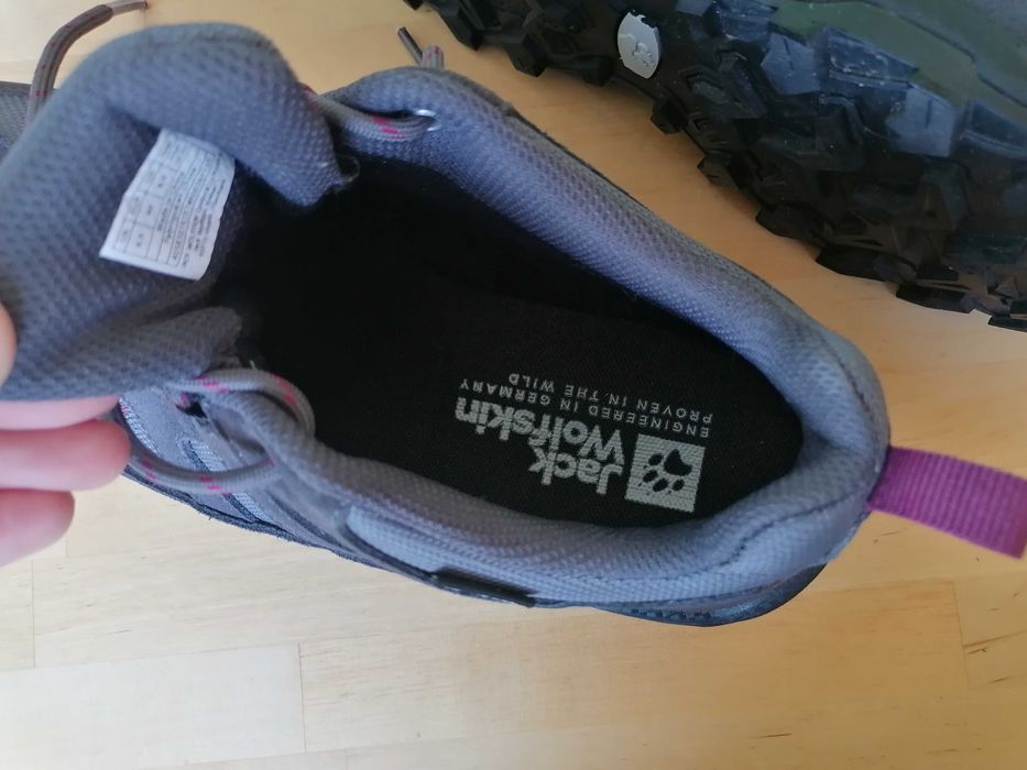 Adidasi dama Jack Wolfskin Trail Hiker Texapore Low W marime 40 impermeabili TEXAPORE trekking outdoor, noi , usori, respirabili, aderenta buna