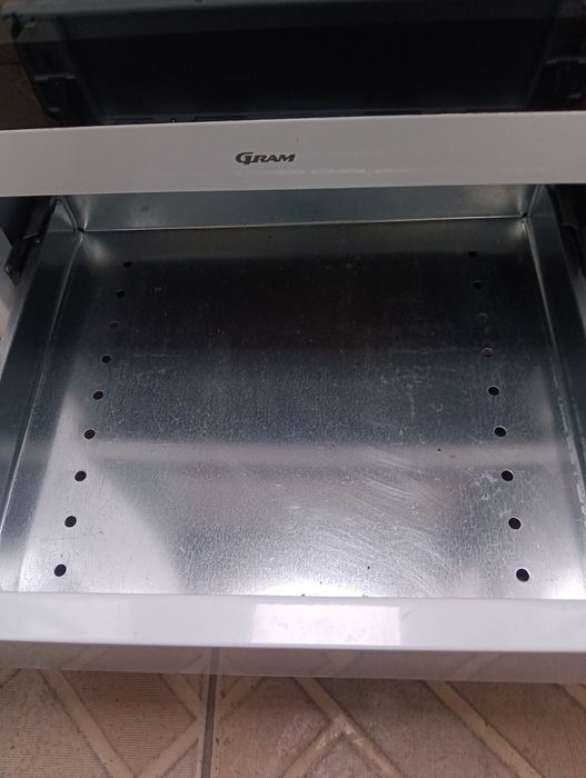 Свободно стояща печка с керамичен плот Gram  с 2 години Гаранция!