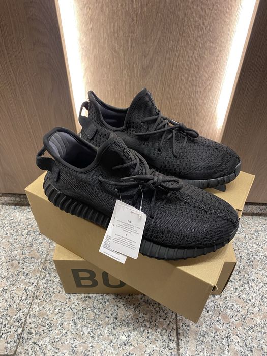 Yeezy Boost 350v2 Onyx Black 41