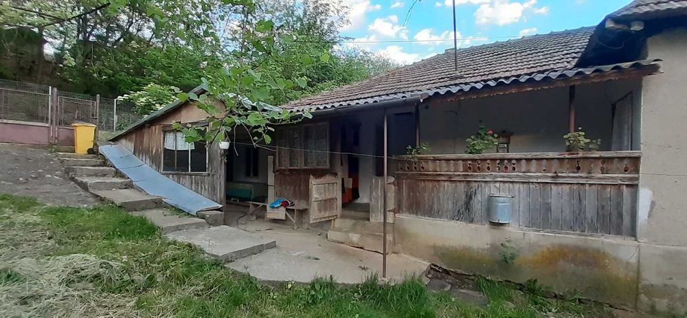 Casă de vanzare județul Buzău, sat Bâscenii de Sus