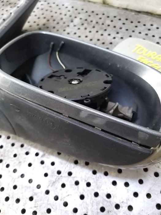Oglinda electrica dreapta vw touran facelift PENTRU PIESE 1t0857934
