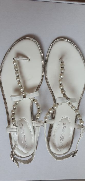 Сандали с перли Graseland