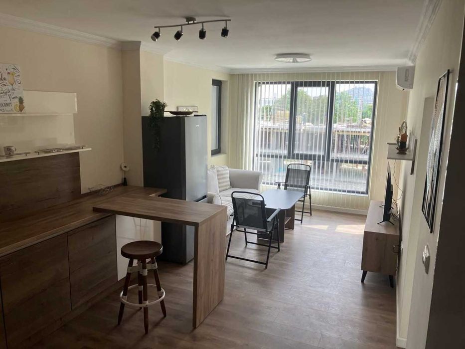 Дава се под наем Двустаен апартамент в Пловдив, Остромила - 65 кв.м за 348.84 € - Снимка #1