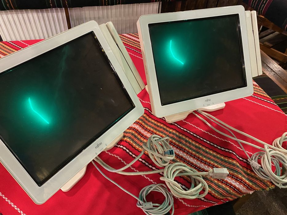 Професионален 15” инчови touchscreen монитори fujitsu
