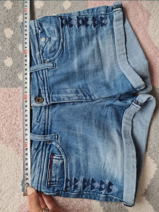 Blugi scurti Tommy Hilfiger marime Xs-S