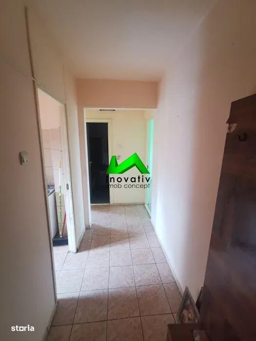 Apartament de vanzare 2 camere decomandat pivnita Sibiu Vasile Aaron — fotografia 3