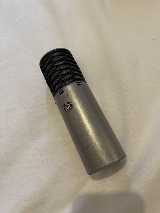 Set microfon Aston Spirit cu placa de suntet Focusrite si cablu XLR