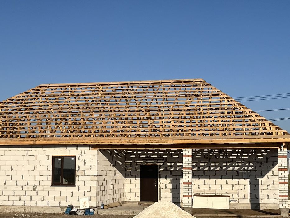 Фундамент . Крыша . Стяжка.