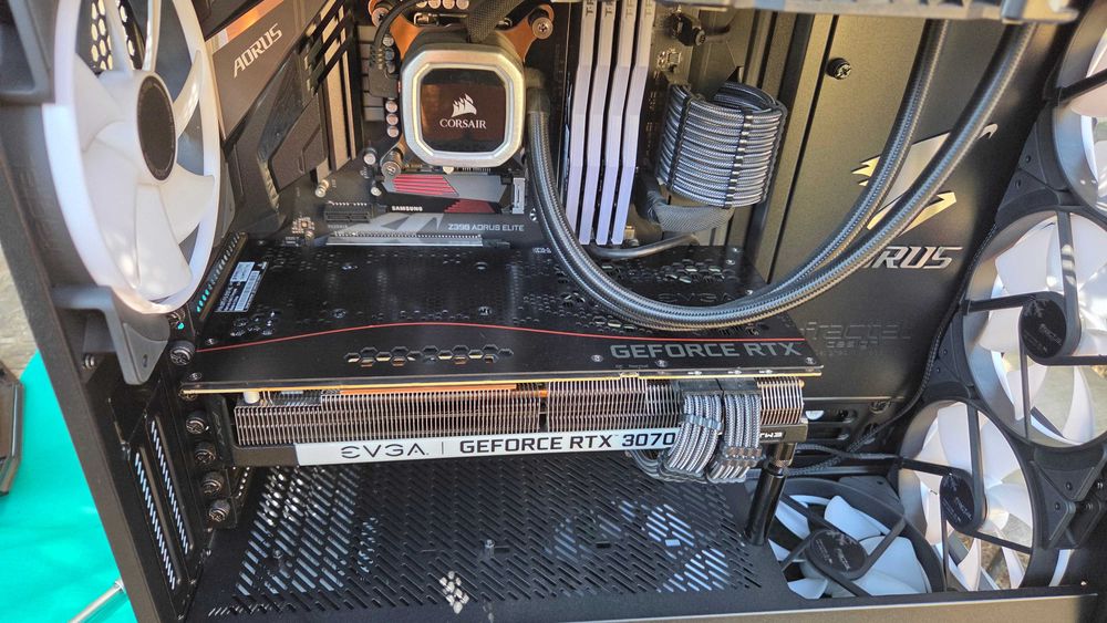 Геймърски Компютър I5 3070ti 32 GB Ram