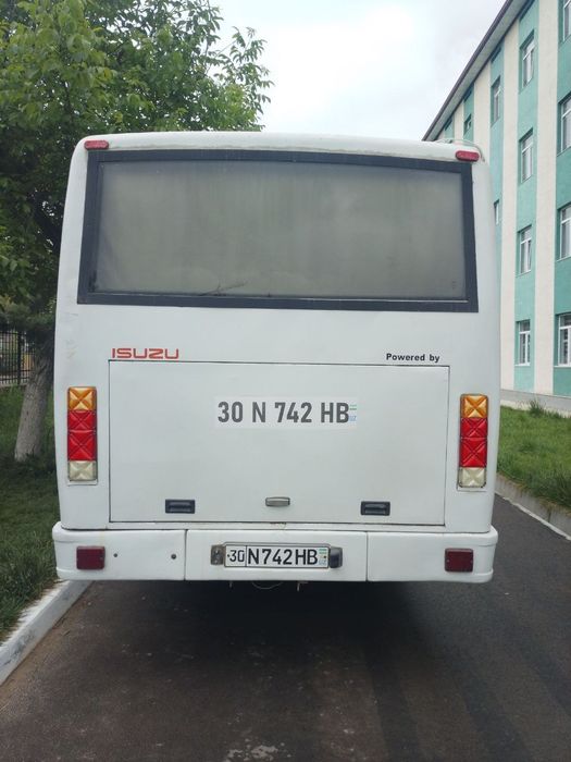 Isuzu np 21 sotiladi
