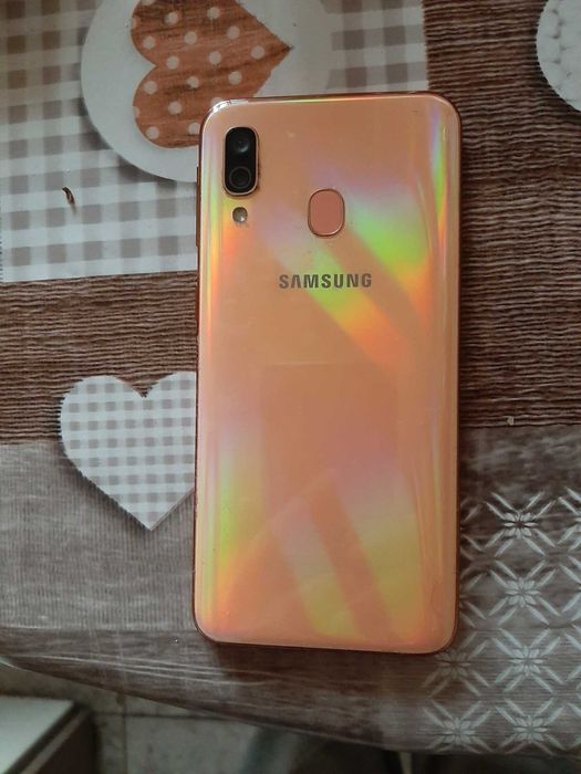 Смарт телефон Samsung Galaxy A40