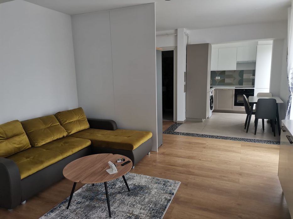 Garsoniera de închiriat!