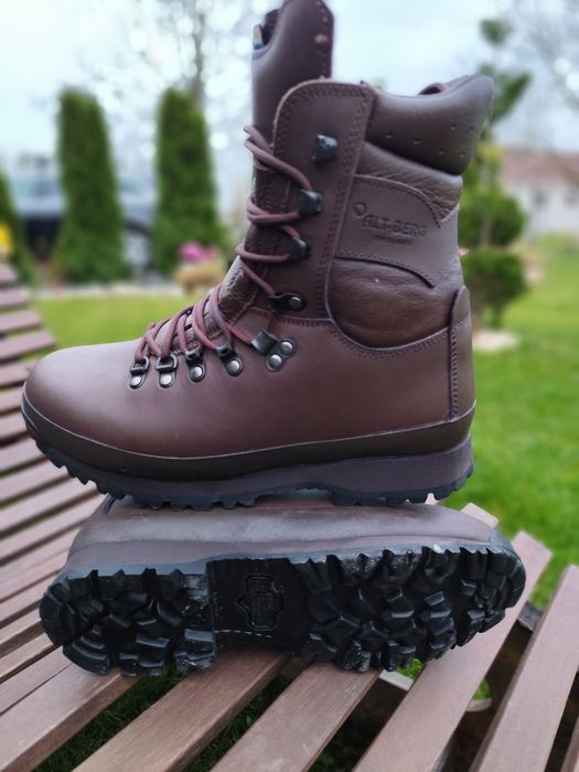 42 Bocanci Combat Altberg UK Army AV32618 Tautii-Magheraus • OLX.ro