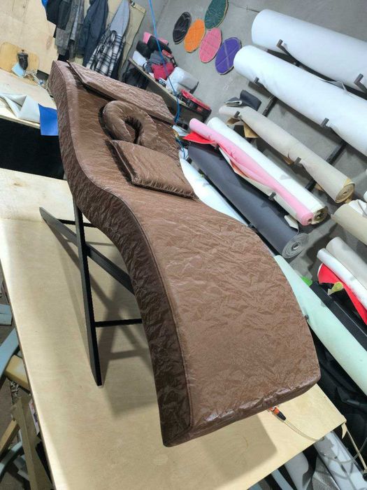 Kushetka chemodan 650.000 somdan  yana stul etajerka variant kop juda.