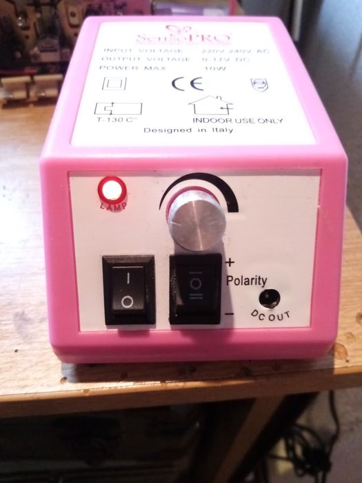 Vând alimentator SensoPro pentru freză de unghii.