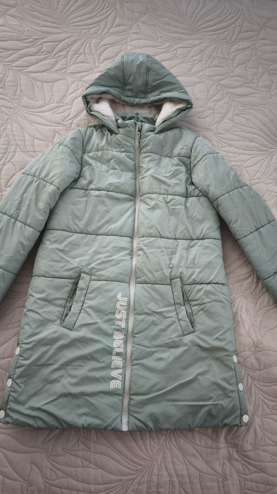 Куртку на девочку.