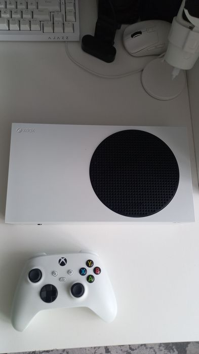 Игровая приставка Xbox series S