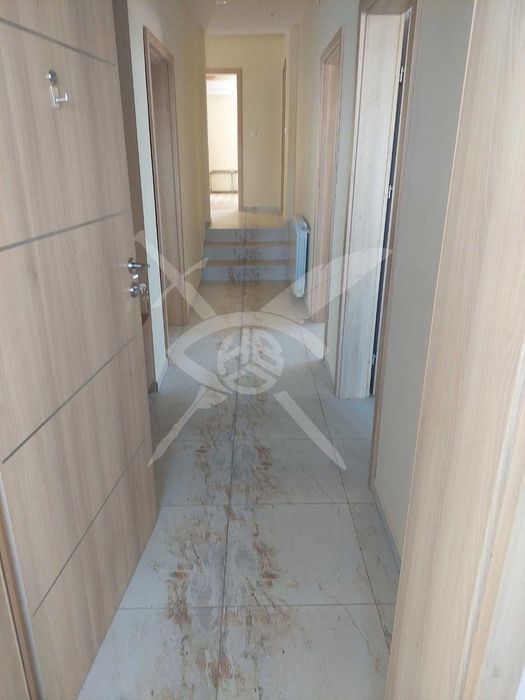 Тристаен апартамент в Коматево! 11844211