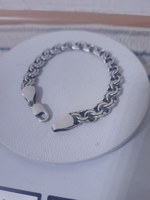 Күміс заттар сатылады