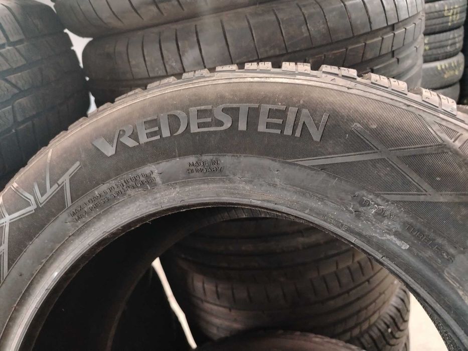2бр.зимни гуми 205/60/16 Vredestein
