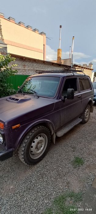 Продается машина ВАЗ-21213 >