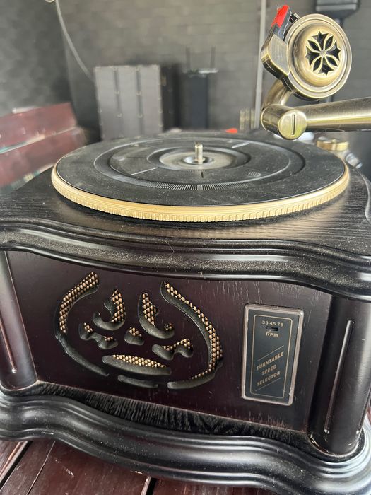 Gramofon model retro,fabricatie 2022