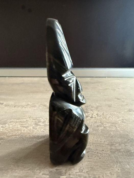 Totem aztec din obsidian