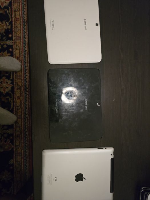 Vând tablete samsung/ipad