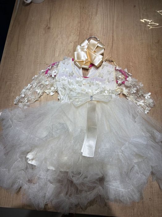 Детска рокля шита по поръчка