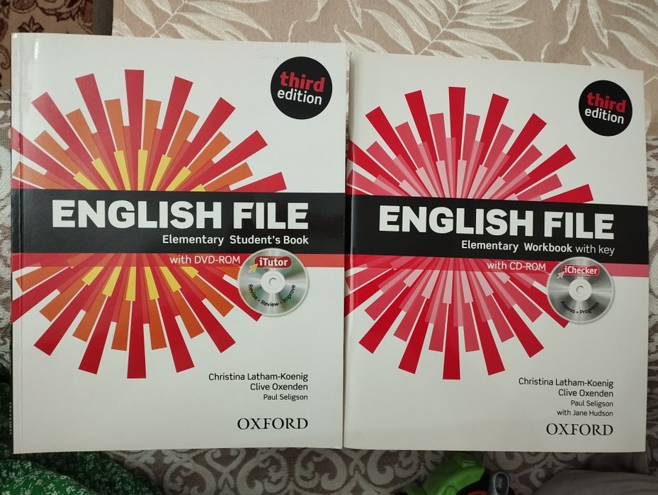 Книга по английскому: English file, students book, workbook