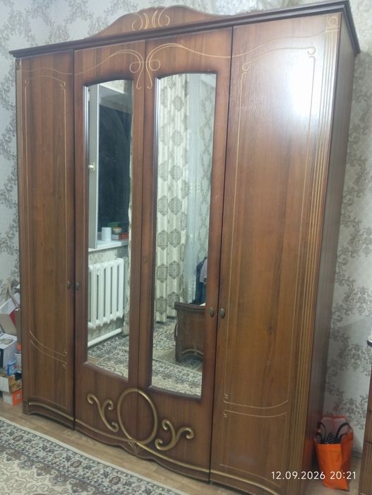Спальный гарнитур сатылады