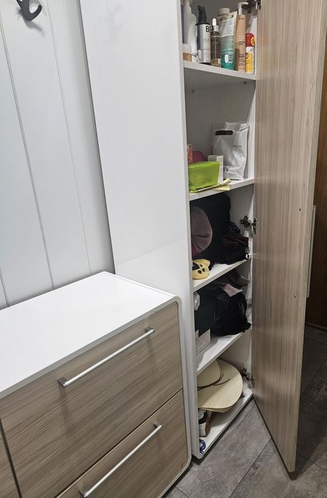 Шкаф за обувки и гардероб за антре