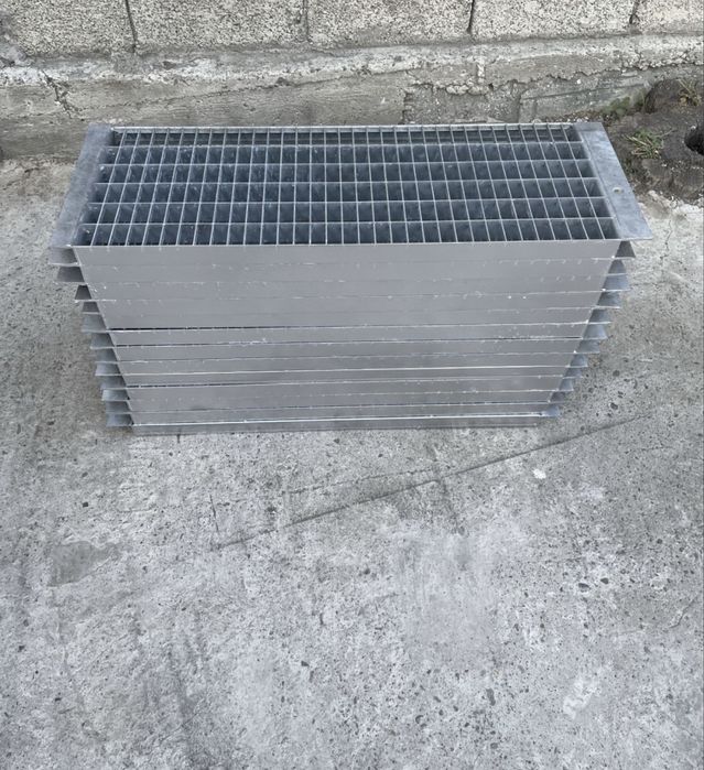 Trepte zincate galvanizate