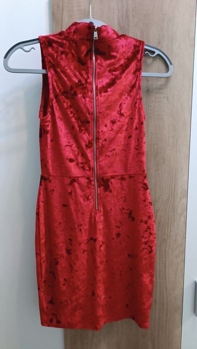 Рокля червено кадифе