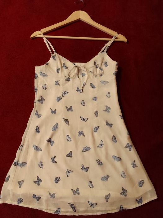 Бяла лятна рокля, H&M