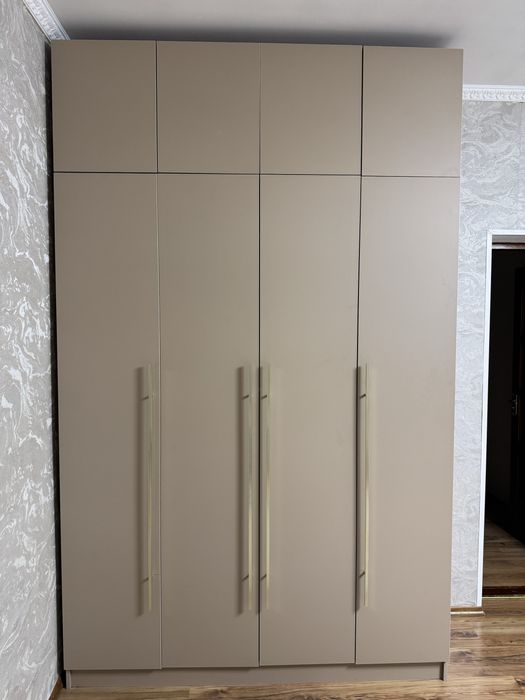 Продам шкаф с комодом