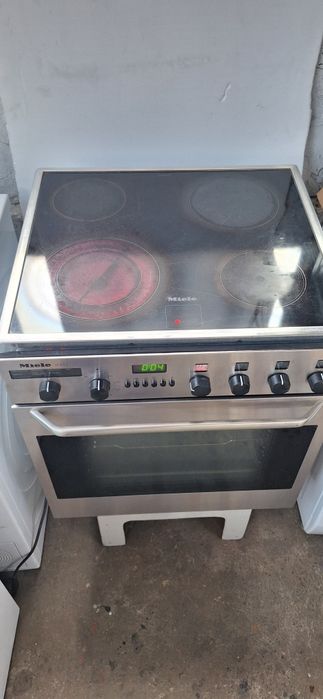 Фурна за вграждане Miele