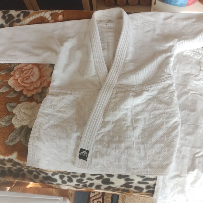 Продам кимоно для дзюдо