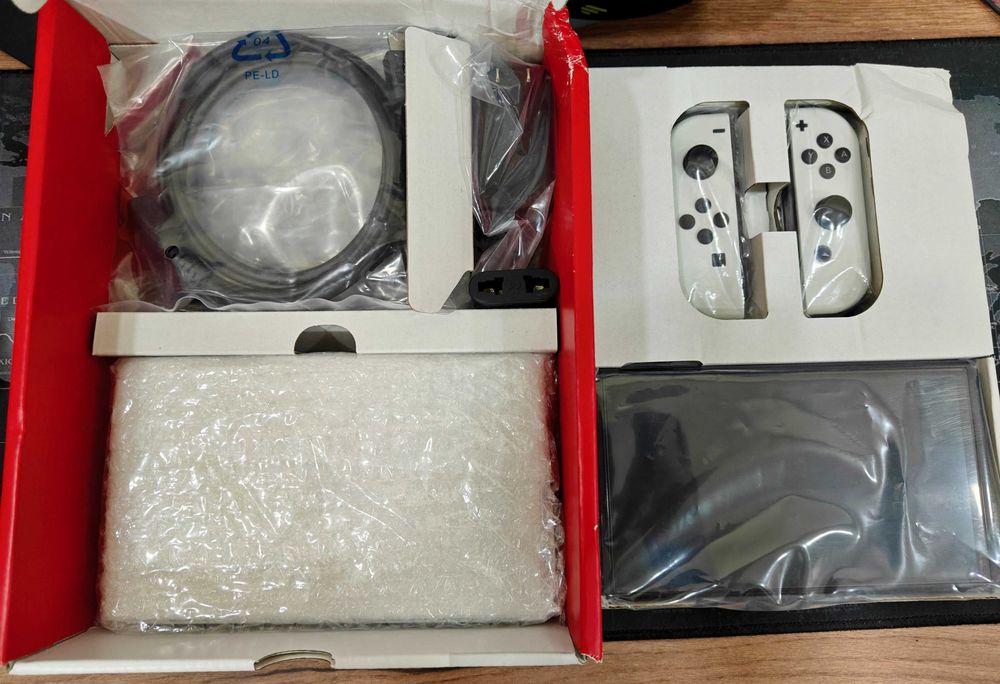 Nintendo Switch OLED (White) (+256gb SanDisk Ultra)