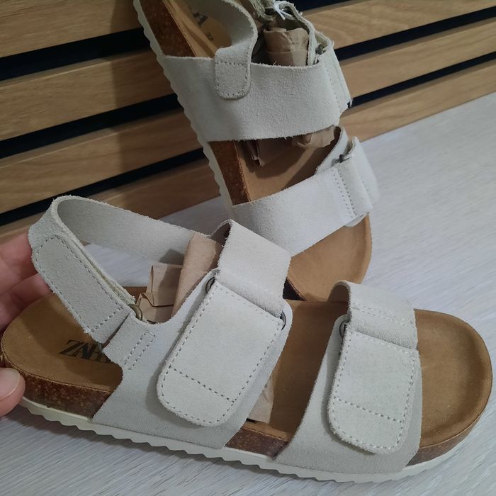 Vind sandale Zara