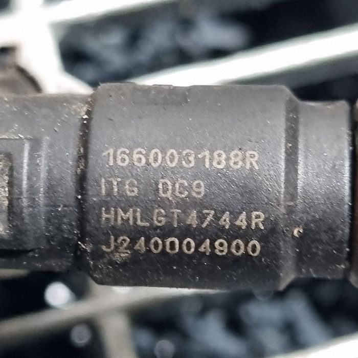 Injector Dacia Sandero 2 Facelift 1.0 SCE 2016 - 2020 73CP B4D 401 B4D 400 B4D 490 ...
