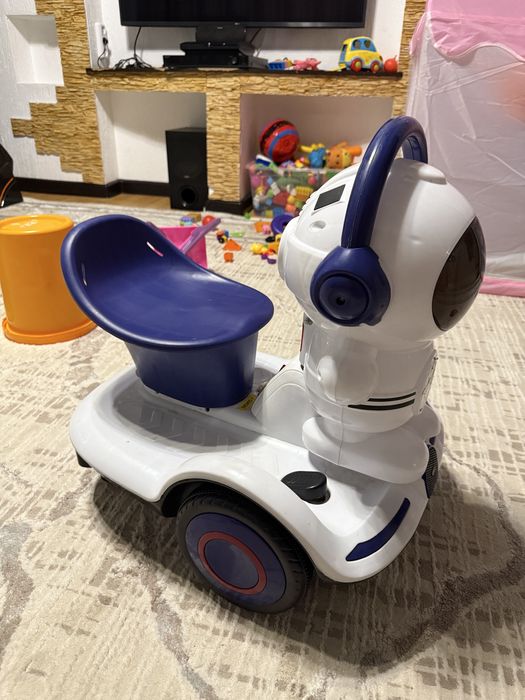 Продам детскую машинку