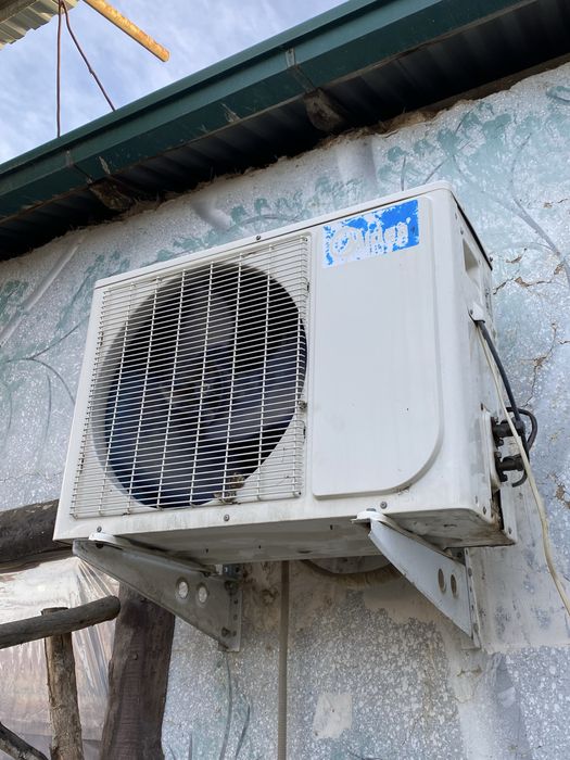 Midea Кондиционер размер 24 рабочий б/у