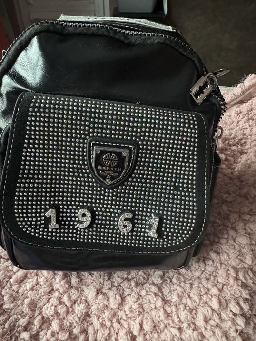 Раници  различни модели и размери